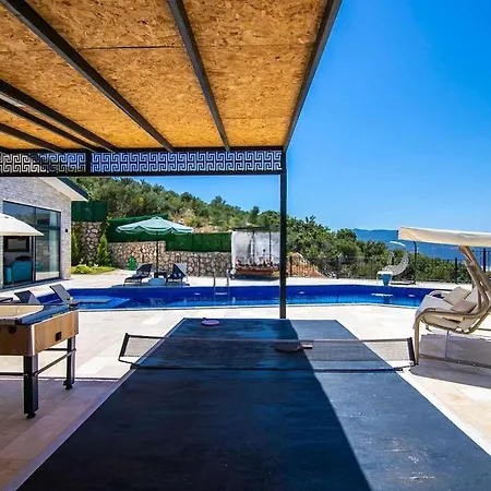 Kalkan Uezuemlue De Doga Icerisinde Muhafazakar Villa Uzumlu (Mediterranean)