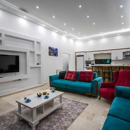 Villa Kalkan Uezuemlue De Doga Icerisinde Muhafazakar *