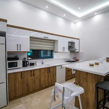 Kalkan Uezuemlue De Doga Icerisinde Muhafazakar *