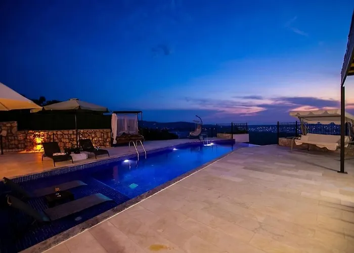 Villa Kalkan Uezuemlue De Doga Icerisinde Muhafazakar *