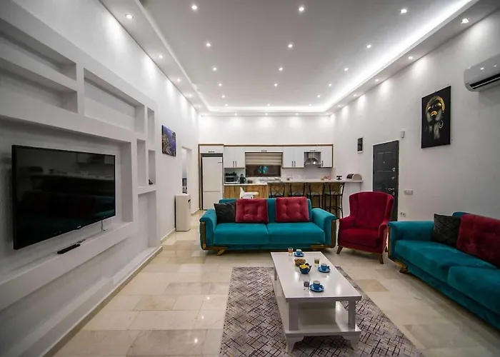 Kalkan Uezuemlue De Doga Icerisinde Muhafazakar Villa *