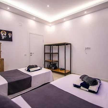 Kalkan Uezuemlue De Doga Icerisinde Muhafazakar * Uzumlu (Mediterranean)