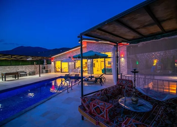 Kalkan Uezuemlue De Doga Icerisinde Muhafazakar Villa Uzumlu (Mediterranean)
