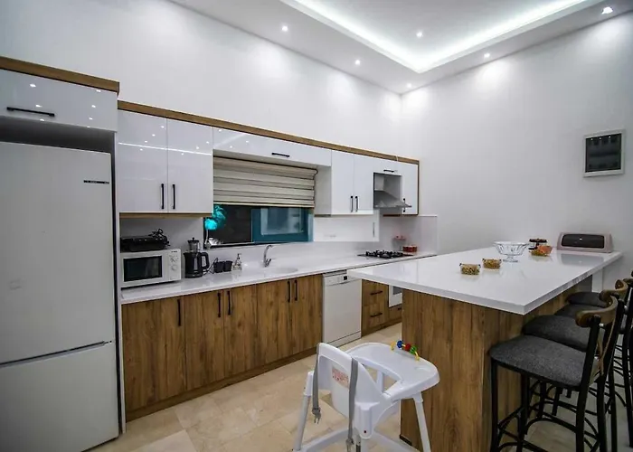 Kalkan Uezuemlue De Doga Icerisinde Muhafazakar *